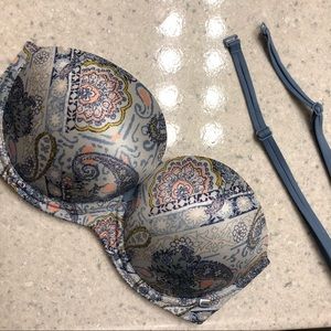 NWOT Victoria’s Secret Very Sexy Push-UP Bra 32DD